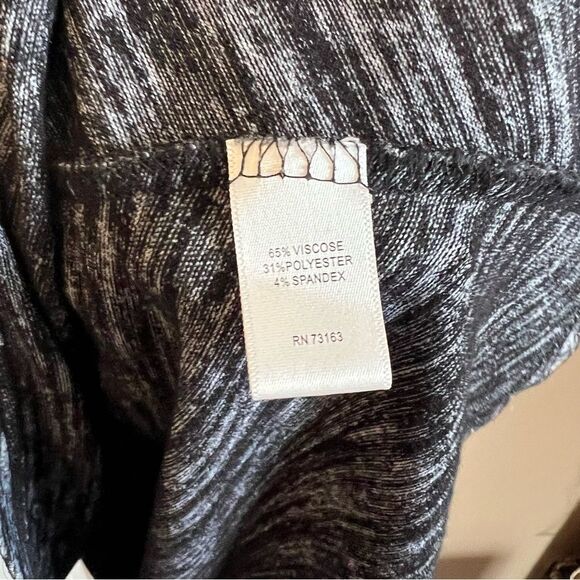 Cupio Black and Gray Asymmetrical Tunic with 3/4 Sleeves - Picture 4 of 6